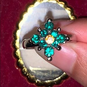 Emerald crystal ring
